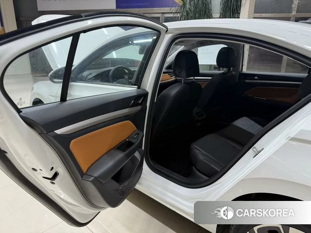 Volkswagen Bora 2022 Белый из Китая, фото 4