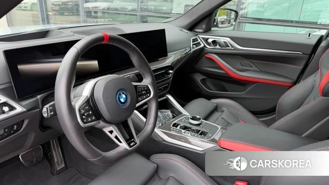 BMW i4 2025 Светло-серебряный цвет из Кореи, фото 4