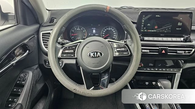 Kia Seltos 2021 Белый из Кореи, фото 4