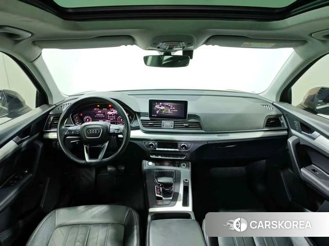 Audi Q5L 2021 Черный из Китая, фото 4