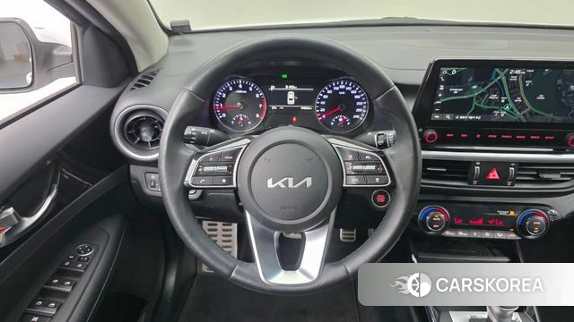 Kia The New K3 2nd generation 2023 Белый из Кореи, фото 4