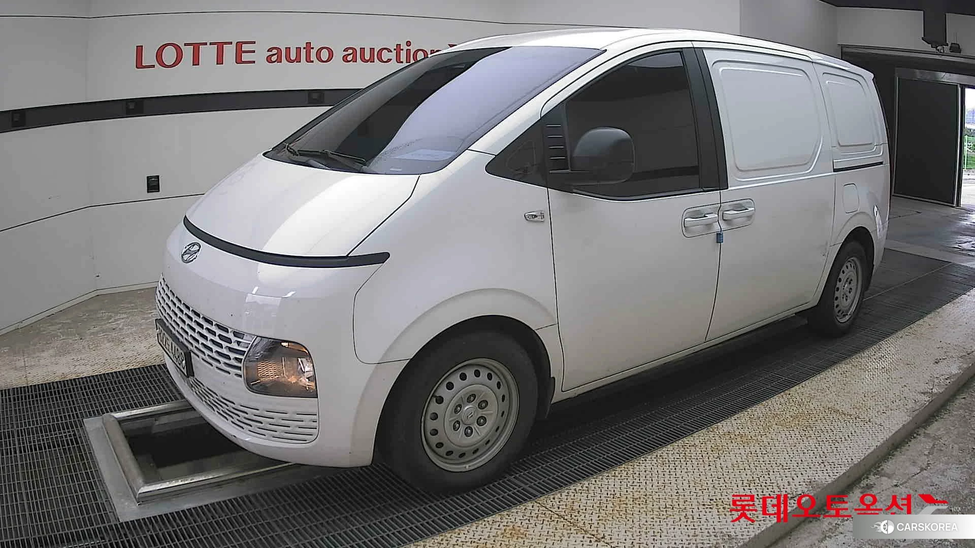 Hyundai Staria 2022 Белый из Кореи, фото 4