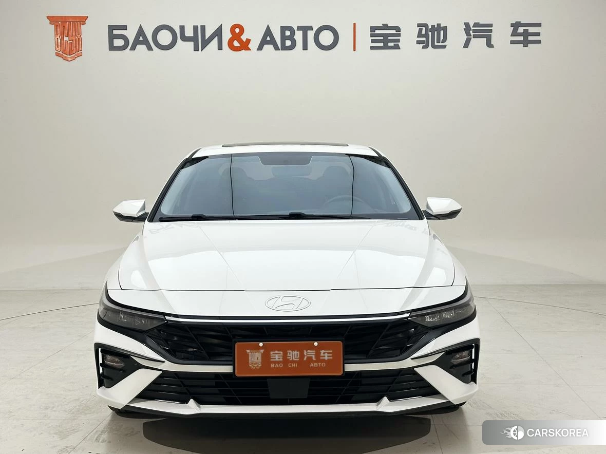 Hyundai Elantra 2023 Белый из Китая, фото 4
