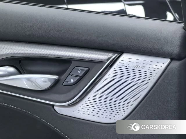 Cadillac CT5 2023 Белый из Китая, фото 4