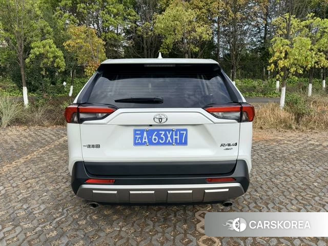Toyota RAV4 Rongfang 2022 Белый из Китая, фото 4