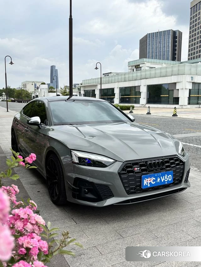 Audi S5 2023 Серебристо-серый из Китая, фото 4