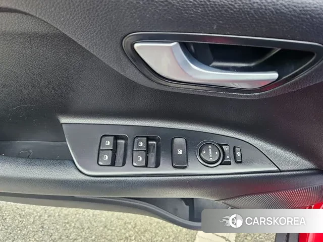 Kia Stonic 2018 Красный из Кореи, фото 4