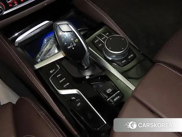 BMW 5 Series (G30) 2021 Белый из Кореи, фото 4