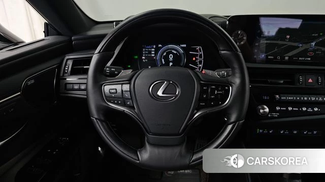 Lexus ES300h 7th generation 2025 Белый из Кореи, фото 4
