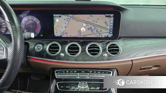 Mercedes-Benz E-Class W213 2018 Белый из Кореи, фото 4
