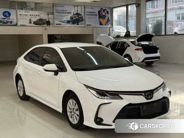 Toyota Corolla 2023 Белый из Китая, фото 4