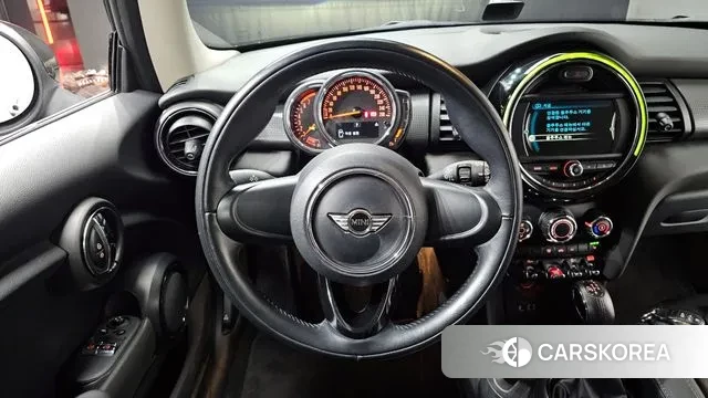 Mini Cooper 2018 Черный из Кореи, фото 4