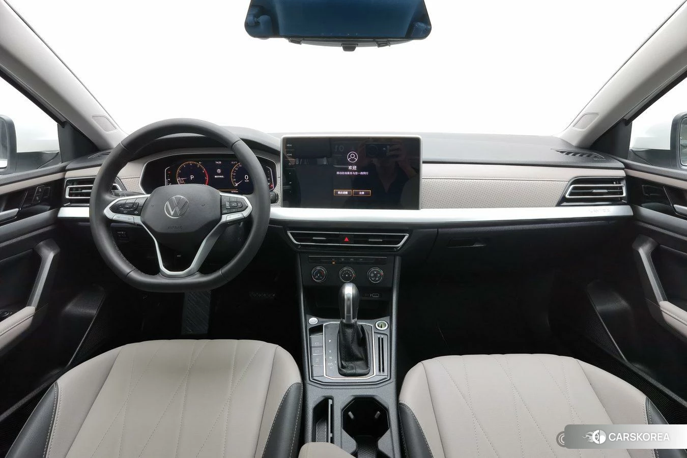 Volkswagen Lavida 2023 Белый из Китая, фото 4