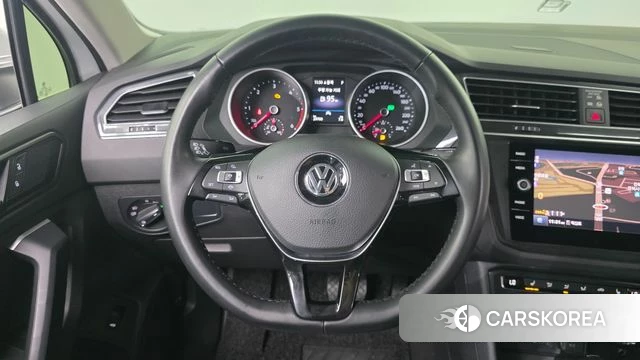 Volkswagen Tiguan second Generation 2020 Белый из Кореи, фото 4