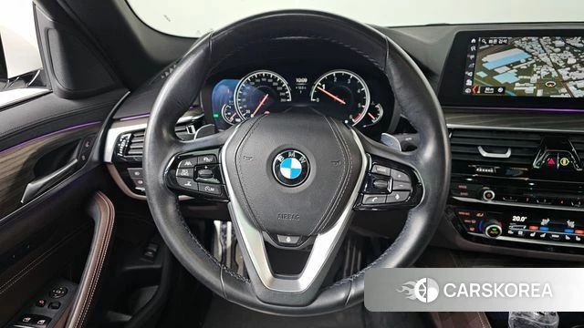 BMW 5 Series (G30) 2018 Белый из Кореи, фото 4