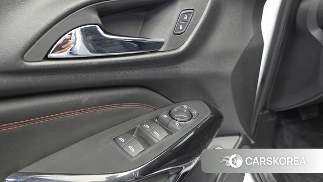Chevrolet (GM Daewoo) Trax Crossover 2023 Белый из Кореи, фото 4