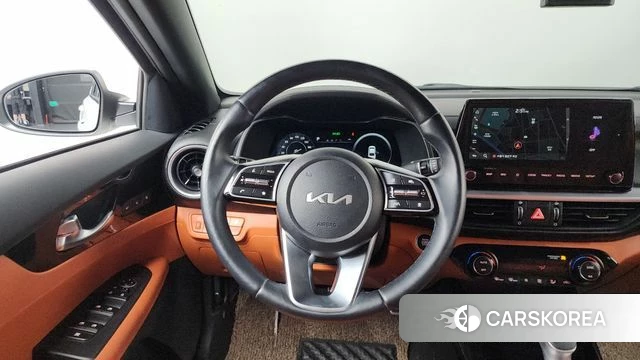 Kia The New K3 2nd generation 2023 Белый из Кореи, фото 4