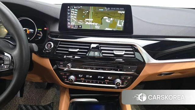 BMW 5 Series (G30) 2018 Серый из Кореи, фото 4