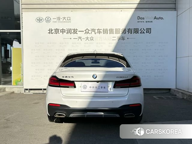 BMW 5 series 2022 Белый из Китая, фото 4