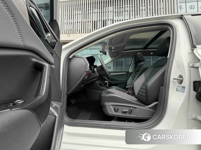 Volkswagen Sagitar 2022 Белый из Китая, фото 4