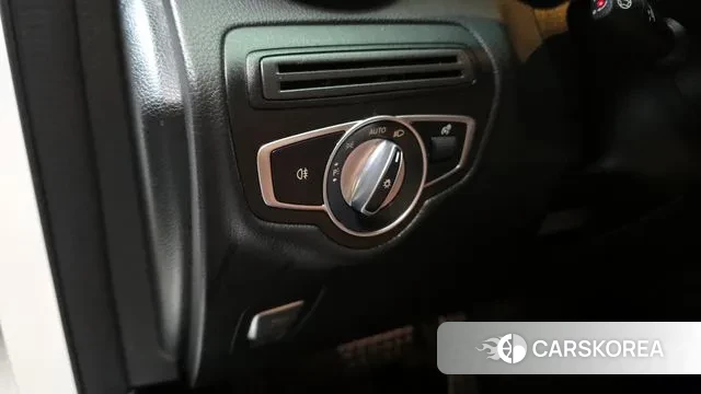 Mercedes-Benz GLC-Class X253 2022 Белый из Кореи, фото 4