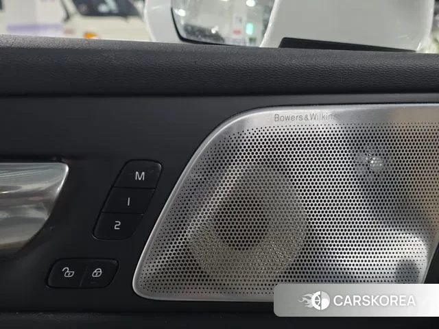 Volvo V60 Cross-Country 2nd Generation 2022 Белый из Кореи, фото 4