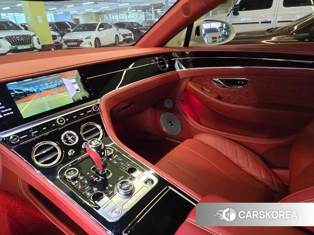 Bentley Continental GT 3rd Generation 2022 Белый из Кореи, фото 4