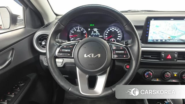 Kia The New K3 2nd generation 2021 Белый из Кореи, фото 4