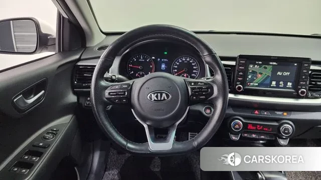 Kia Stonic 2018 Белый из Кореи, фото 4