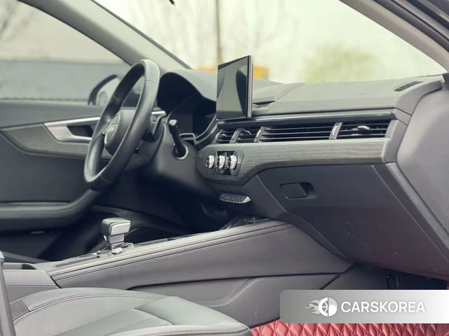 Audi A4L 2022 Темно-серый из Китая, фото 4