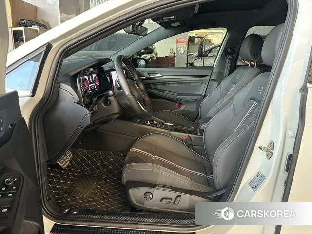 Volkswagen Golf 2024 Белый из Китая, фото 4