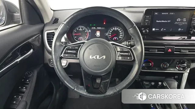 Kia Seltos 2022 Серый из Кореи, фото 4