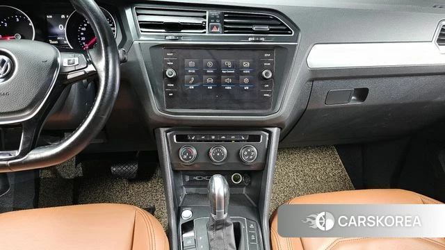 Volkswagen Tiguan second Generation 2018 Белый из Кореи, фото 4
