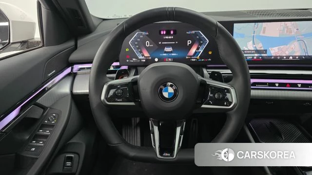 BMW 5 Series (G60) 2025 Белый из Кореи, фото 4