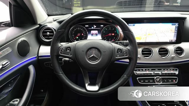 Mercedes-Benz E-Class W213 2018 Белый из Кореи, фото 4