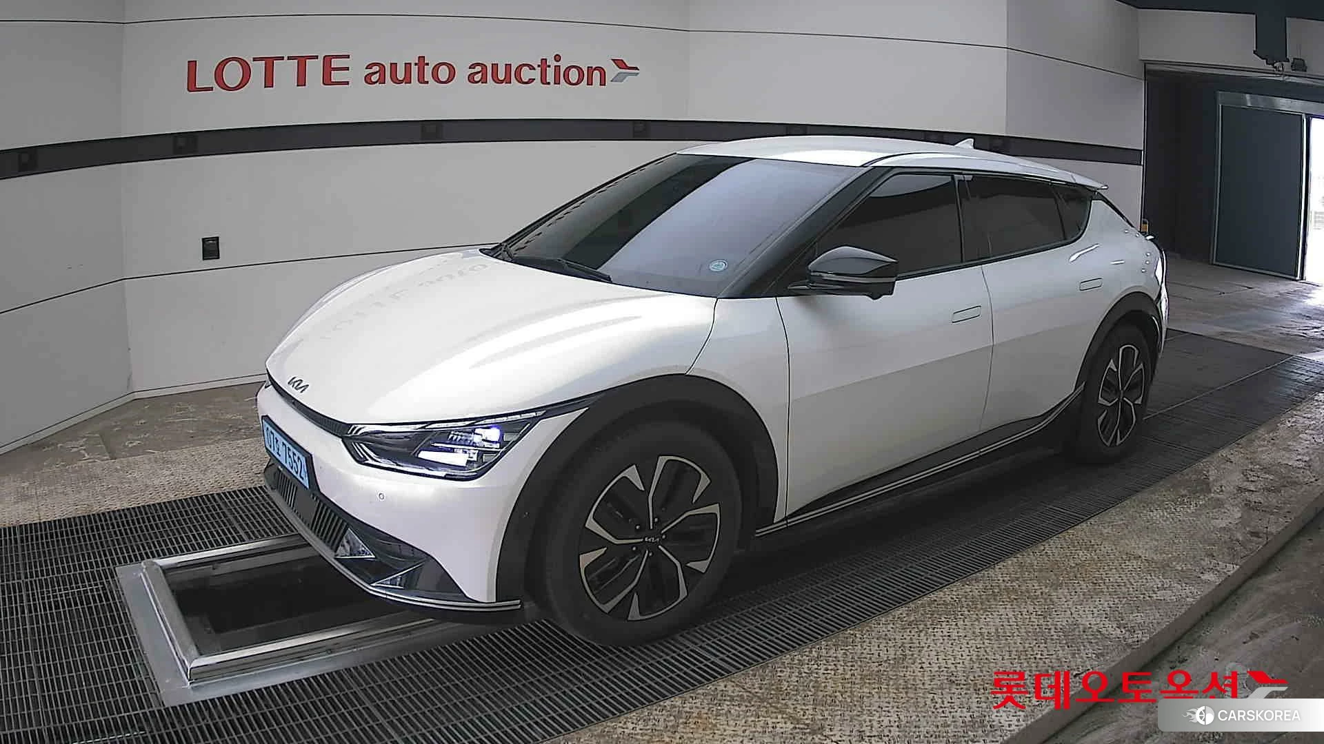 Kia EV6 2022 Snow White Pearl из Кореи, фото 4