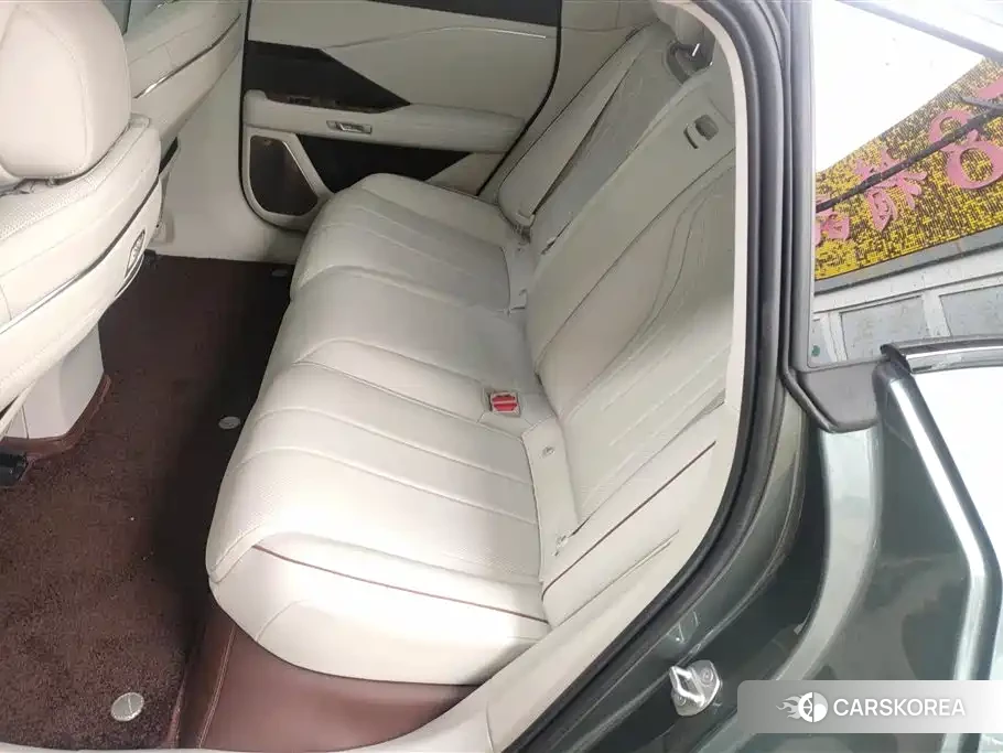 Toyota Platinum Wisdom 7 2026 Silver/gray из Китая, фото 4