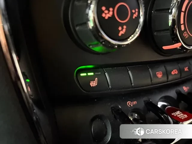 Mini Cooper Clubman 2019 Темно-зеленый из Кореи, фото 4