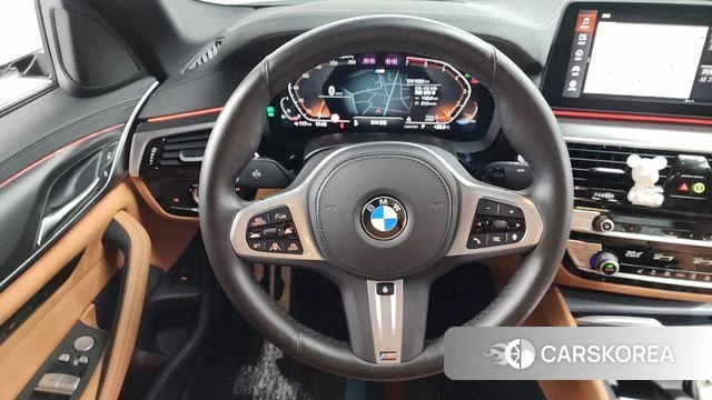 BMW 5 Series (G30) 2022 Белый из Кореи, фото 4
