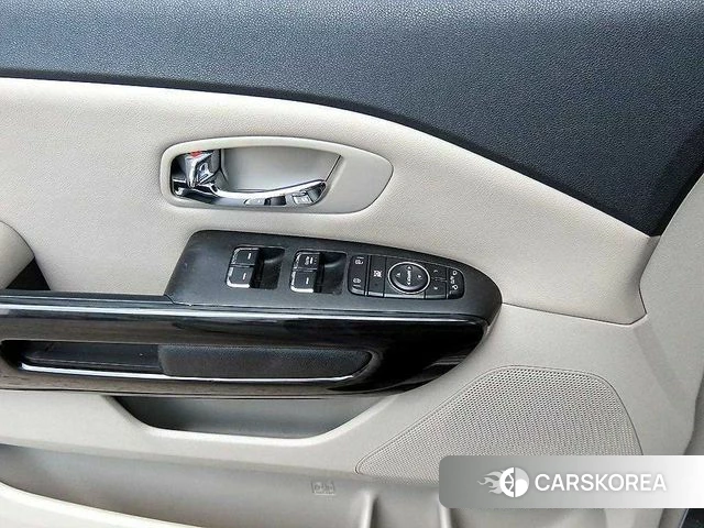 Kia The New Carnival 2019 Серебряный из Кореи, фото 4