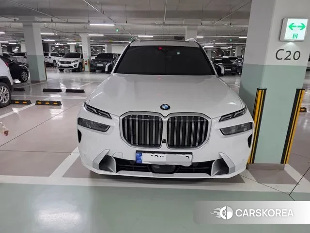 BMW X7 (G07) 2023 Белый из Кореи, фото 4