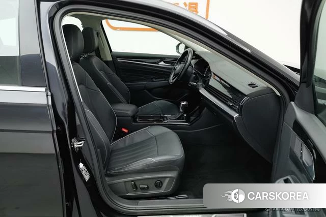 Volkswagen Passat 2023 Черный из Китая, фото 4