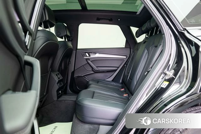 Audi Q5L 2024 Черный из Китая, фото 4