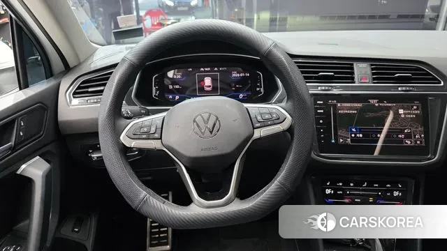 Volkswagen Tiguan second Generation 2022 Белый из Кореи, фото 4