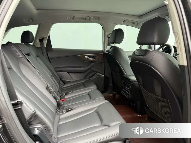 Audi Q7 2023 Черный из Китая, фото 4