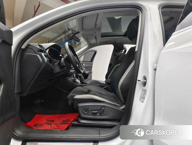 Audi Q3 2023 Белый из Китая, фото 4