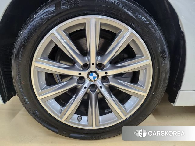BMW 5 Series (G30) 2018 Белый из Кореи, фото 4