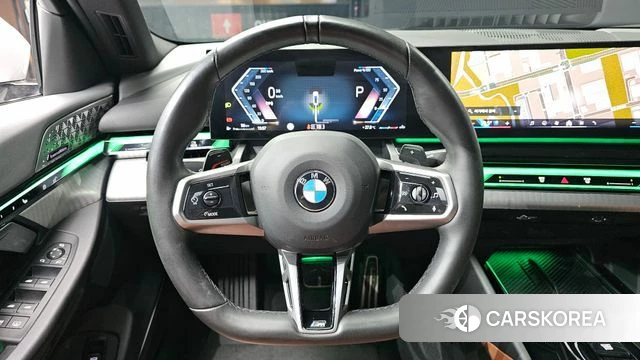 BMW 5 Series (G60) 2024 Белый из Кореи, фото 4