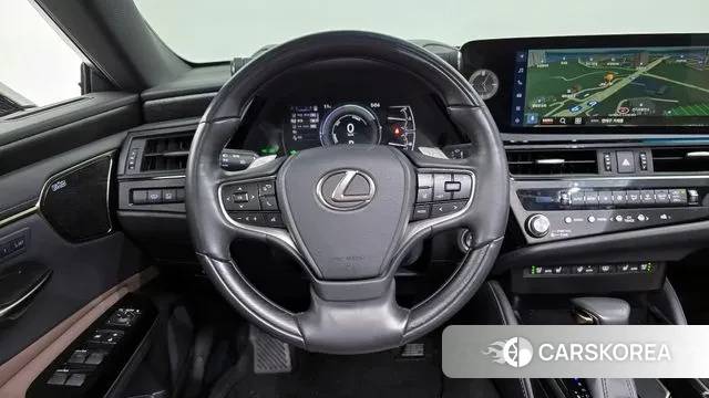 Lexus ES300h 7th generation 2023 Серебристо-серый из Кореи, фото 4