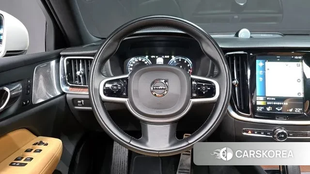 Volvo V60 Cross-Country 2nd Generation 2021 Серебристо-серый из Кореи, фото 4